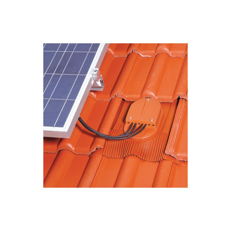 Venduct solar kabeldoorvoer voor pannen_ geïnstalleerd